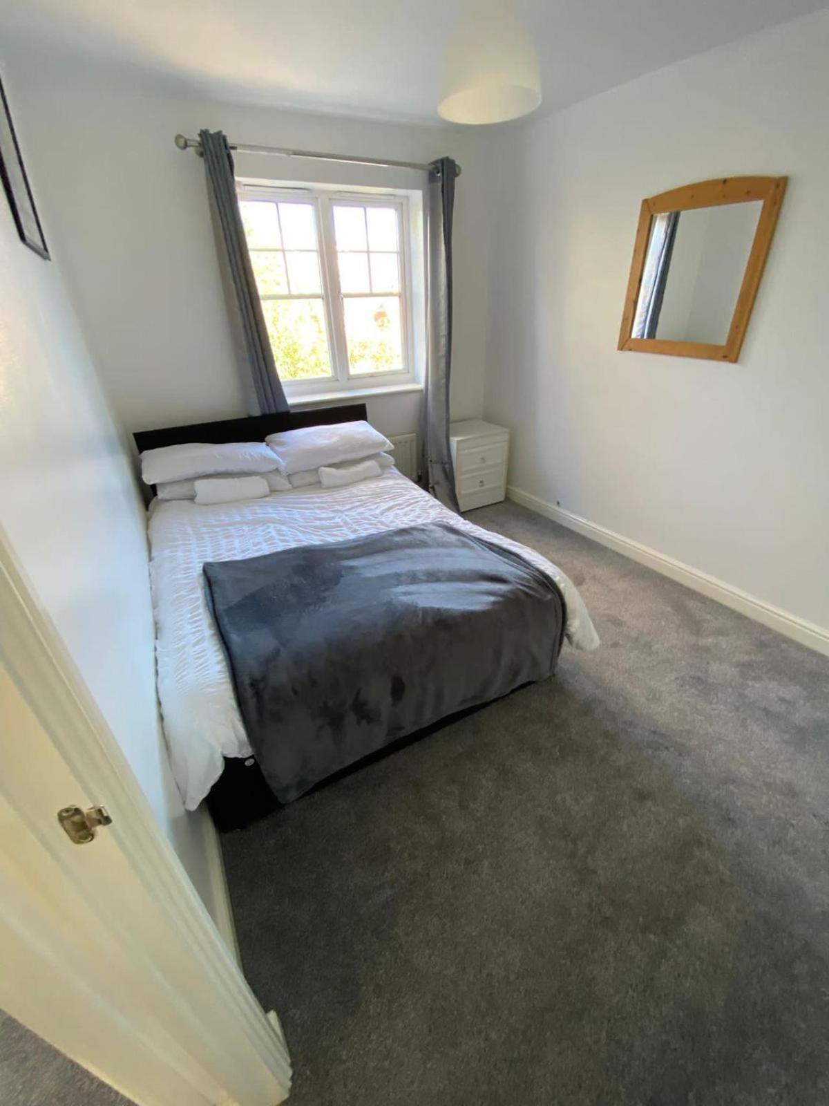 Maidstone Villa 3 Bedroom Free Sports Channels,Parking Sleeps 7 Экстерьер фото