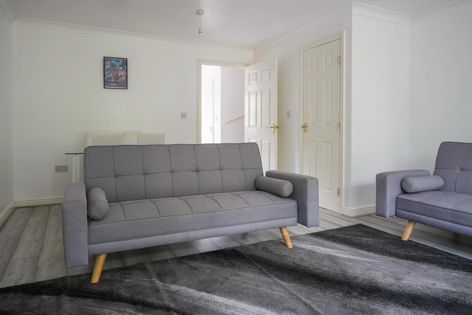 Maidstone Villa 3 Bedroom Free Sports Channels,Parking Sleeps 7 Экстерьер фото